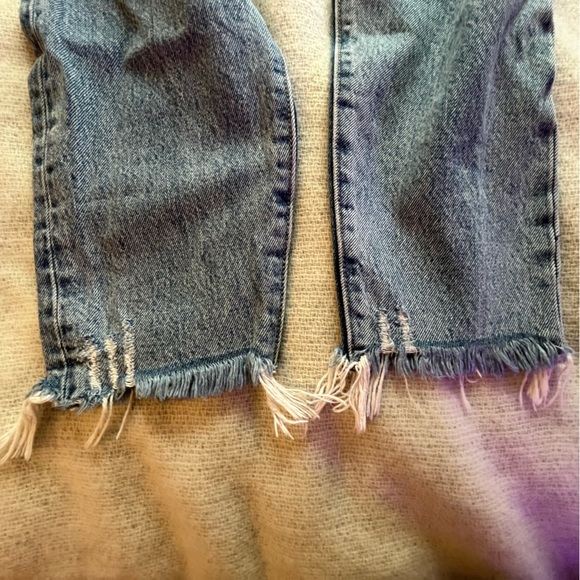LEVI’S Wedgie Jeans - Picture 6 of 8